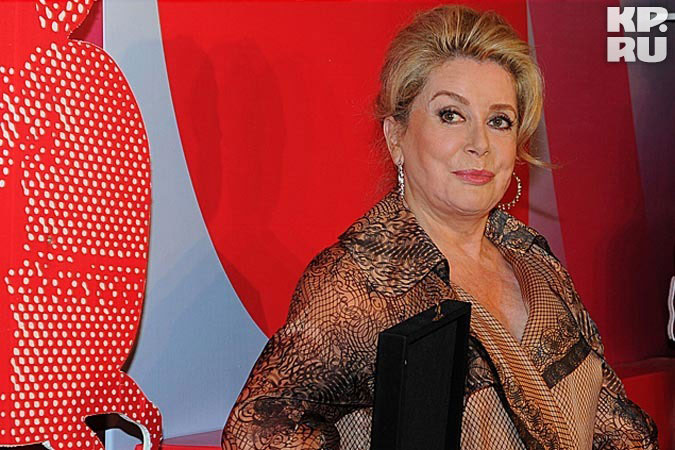 Катрин Денев отказалась посещать Храм-на-Крови