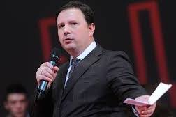 Режиссера «Бригады» оставили под арестом Режиссера «Бригады» оставили под арестом