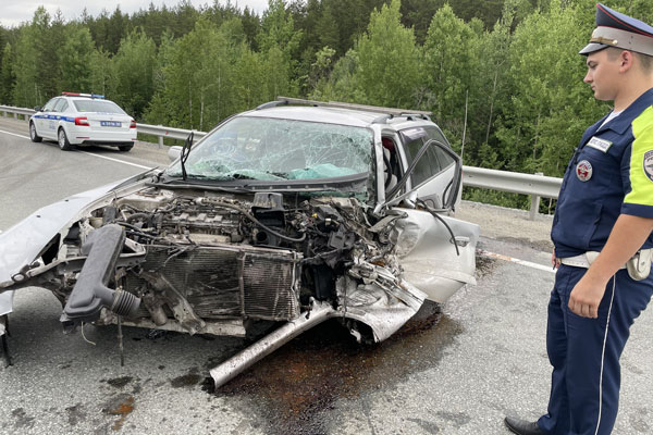 В Свердловской области в ДТП пострадали четыре человека, среди них дети 6 и 10 лет В Свердловской области в ДТП пострадали четыре человека, среди них дети 6 и 10 лет