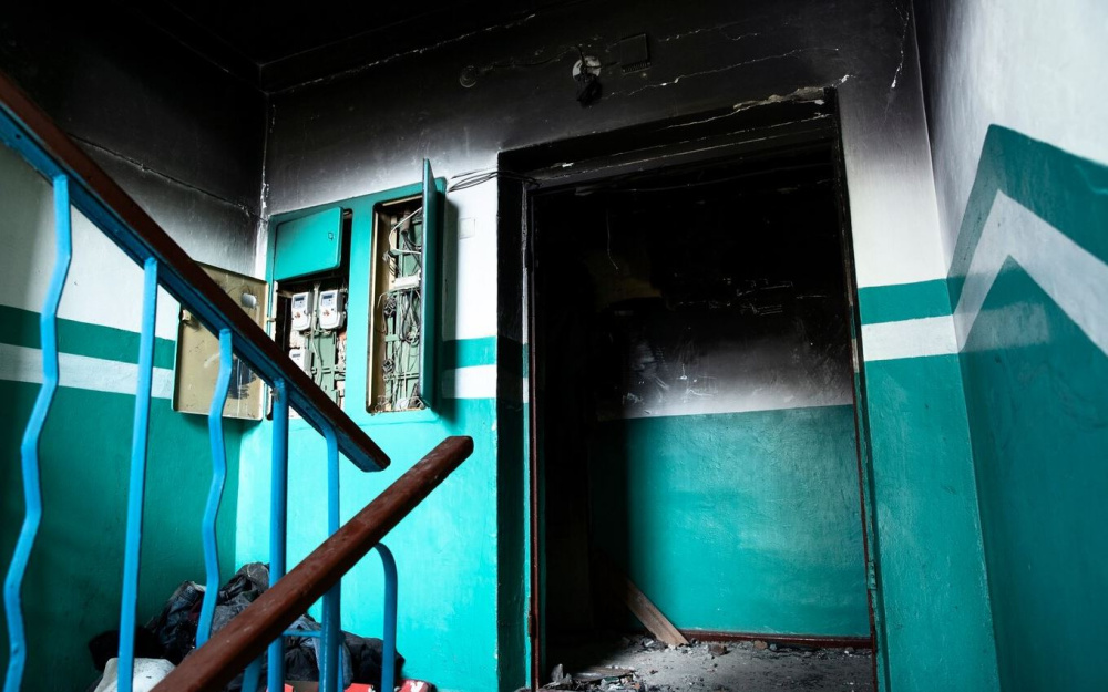 Игорь Кабец рассказал, когда закончат восстанавливать пострадавшее здание | Глава Первоуральска Игорь Кабец проверил ход работ на пострадавшем объекте