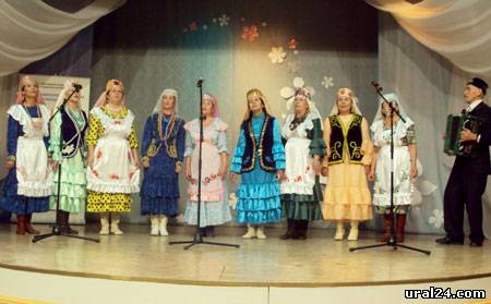 В Красноуфимске прошел IX фестиваль пенсионеров «Осеннее очарование»