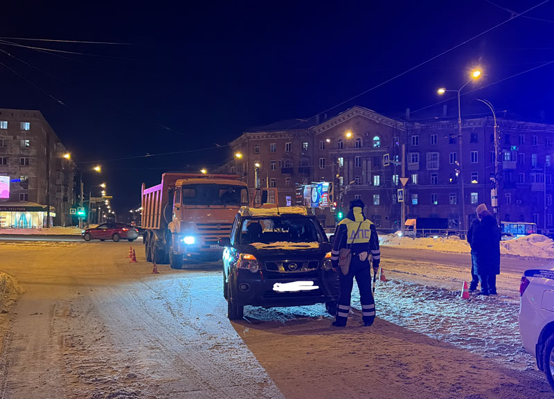 Ребёнок в больнице после ДТП в Нижнем Тагиле: что произошло на ул. Фрунзе | В Нижнем Тагиле произошло ДТП с участием КАМАЗа и «Ниссана»