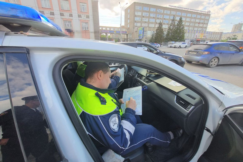 Не возраст важен, а зрелость — в ГИБДД оценили инициативу выдавать права подросткам  | В свердловской ГИБДД могут поддержать снижение возраста получения водительских прав 