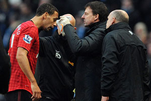 Футболисту команды «Манчестер Юнайтед» разбили лицо Футболисту команды «Манчестер Юнайтед» разбили лицо