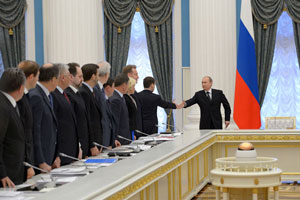 Путин призвал чиновников вкалывать и не заниматься блудом