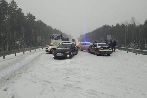 На ЕКАДе столкнулись пять автомашин