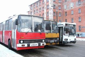 Не разъехались. Два пассажирских автобуса столкнулись в Перми Не разъехались. Два пассажирских автобуса столкнулись в Перми