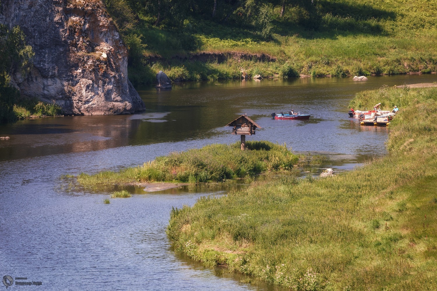 Бурлящая вода, скалы, тайга. Первый канал покажет фильм, который снимали в Сибири, на Урале, в Москве, Минске и Подмосковье Бурлящая вода, скалы, тайга. Первый канал покажет фильм, который снимали в Сибири, на Урале, в Москве, Минске и Подмосковье