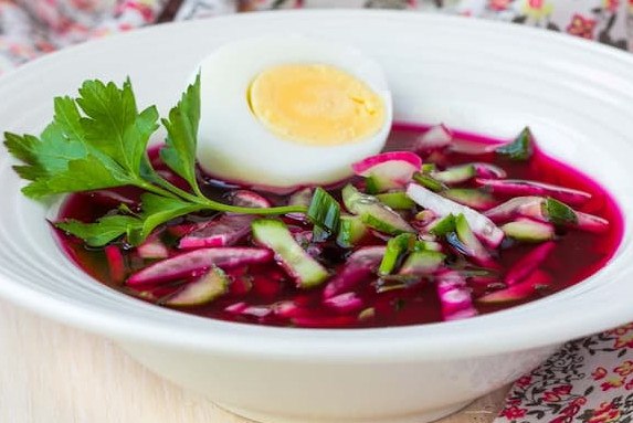 Холодный суп, который приятно освежает в летнюю жар 