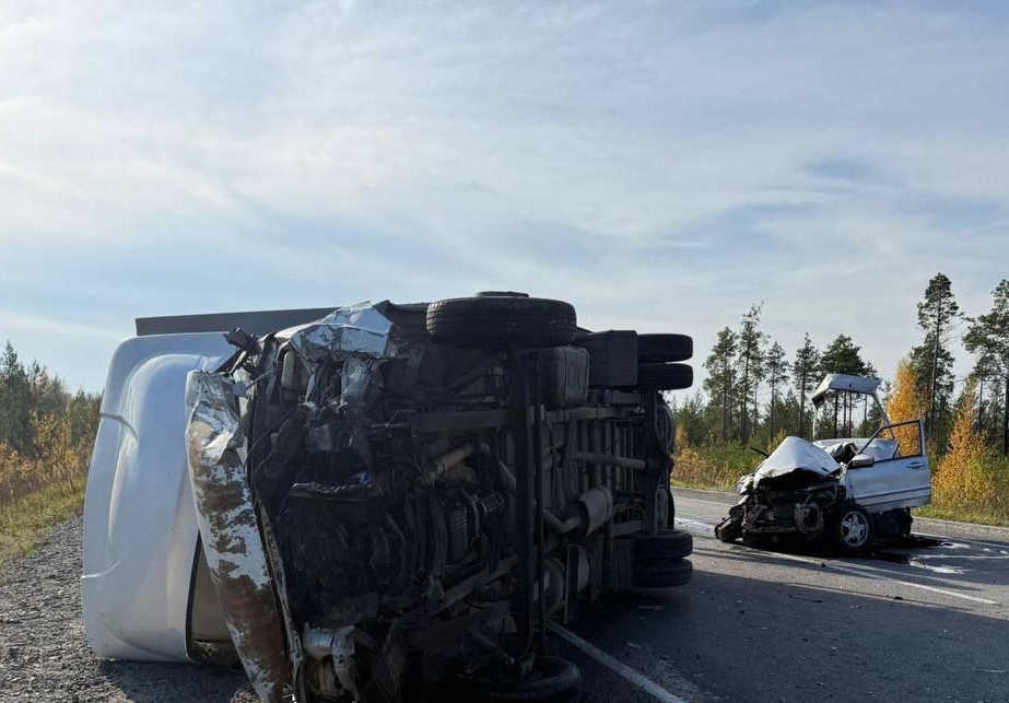 В Сургутском районе водитель «ВАЗ» погиб в ДТП  | В Югре столкнулись «ГАЗ» и «ВАЗ», есть погибший 