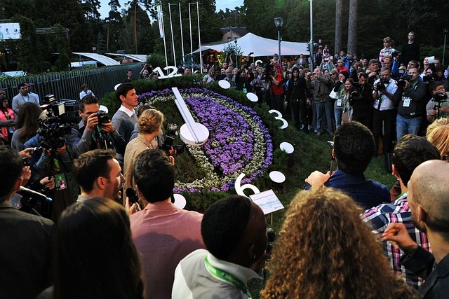 В Юрмале стартует «Новая волна». Конкурсанты поют живьем