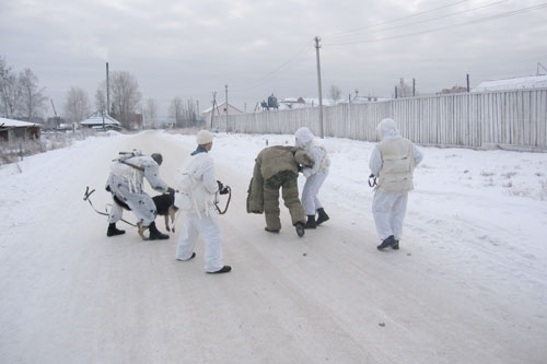 Группы преследования ГУФСИН берут след в Ивделе. Фото Группы преследования ГУФСИН берут след в Ивделе. Фото
