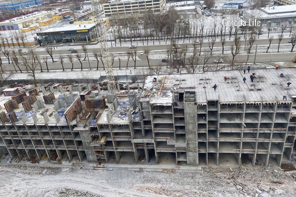 Скандал в Екатеринбурге: Застройщик "Городской пруд" под подозрением в мошенничестве и нарушении градостроительных норм