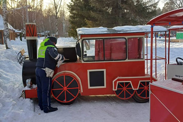 В Екатеринбурге детский паровозик наехал на ребенка