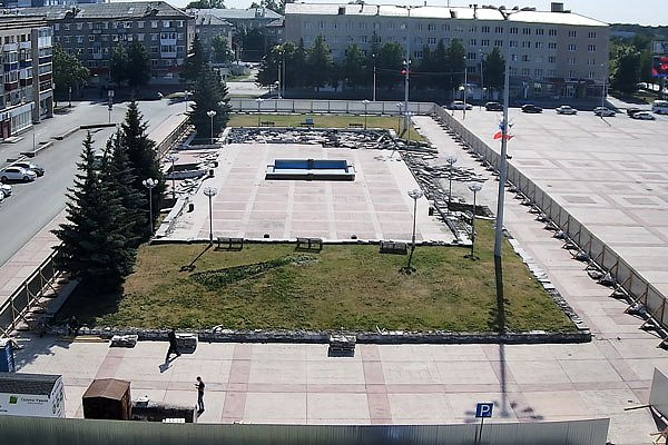 Начались работы по благоустройству Площади Ленинского комсомола в Каменске-Уральском