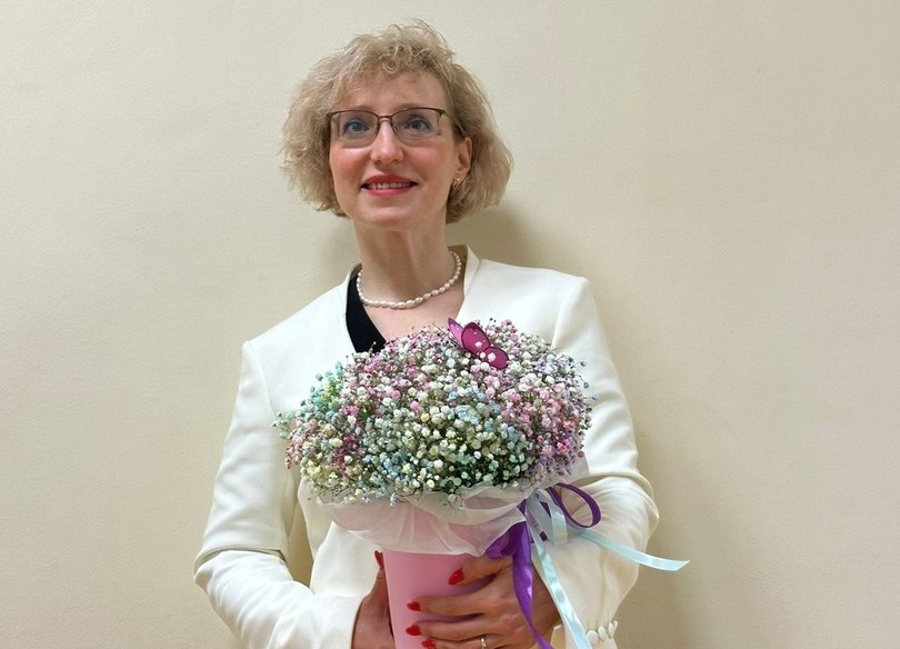 Мошенники внушили профессору УрФУ, что она должна разлить зелёнку на избирательном участке Мошенники внушили профессору УрФУ, что она должна разлить зелёнку на избирательном участке