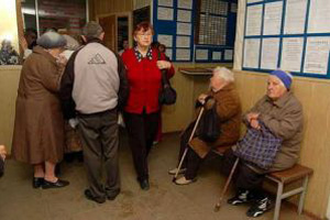 За очередями в свердловских поликлиниках будут следить видеокамеры