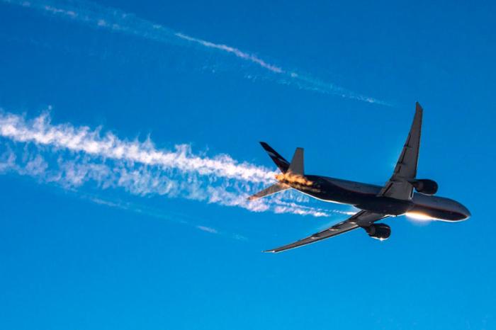 Самолет из Египта экстренно сел в Челябинске: пассажиров не выпускают 4 часа | Непогода не позволила самолету из Египта приземлиться в Екатеринбурге