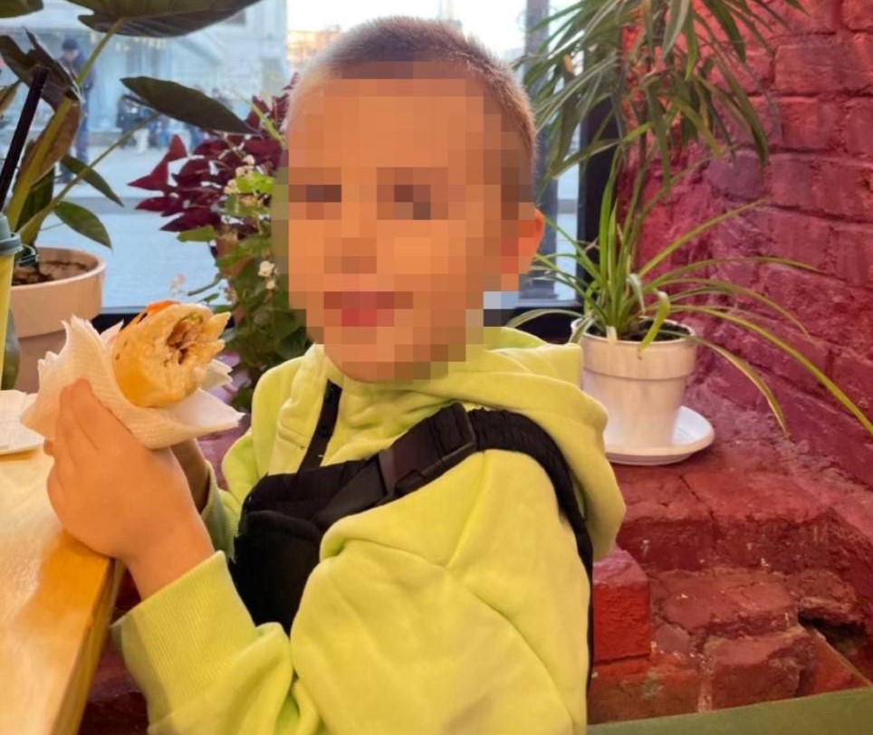 На Урале нашли маленького мальчика, увезённого отцом из Калининградской области  | Пропавшего в Калининграде мальчика нашли в Екатеринбурге 