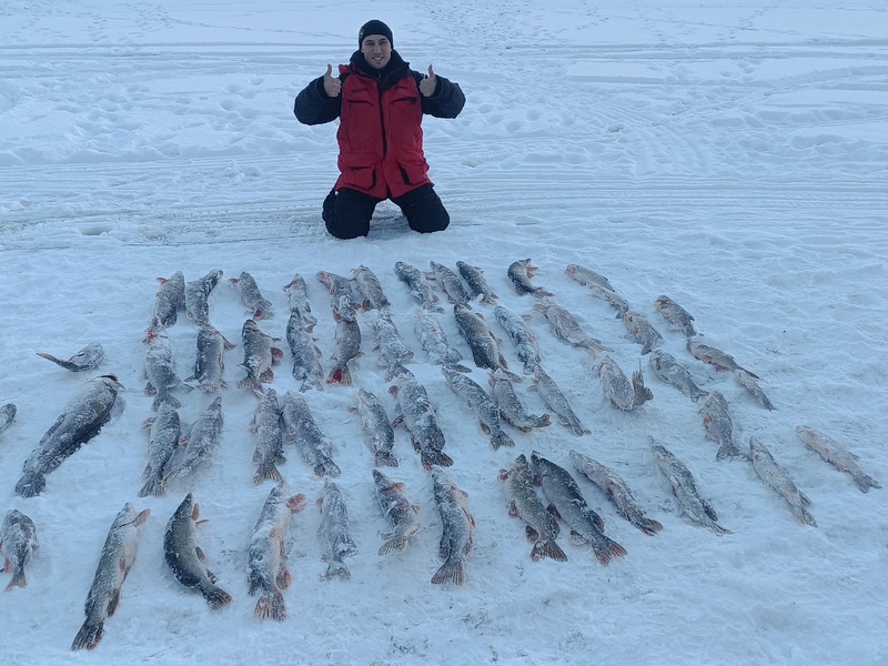 Рыбаки Каменска-Уральского раскрыли лучшие зимние места в Свердловской области и показали впечатляющие уловы | Рыбаки из Каменска-Уральского поделились отчётами о зимних выездах и рабочих точках