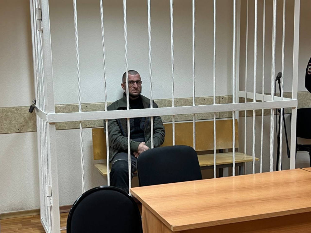 В Тобольске водитель, угрожавший пассажиру пистолетом, помещен в СИЗО | Таксиста арестовали в Тюменской области за покушение на участника СВО В Тобольске водитель, угрожавший пассажиру пистолетом, помещен в СИЗО | Таксиста арестовали в Тюменской области за покушение на участника СВО