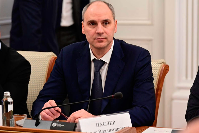 Паслер вступил в должность губернатора Свердловской области  | Денис Паслер вступил в должность губернатора 