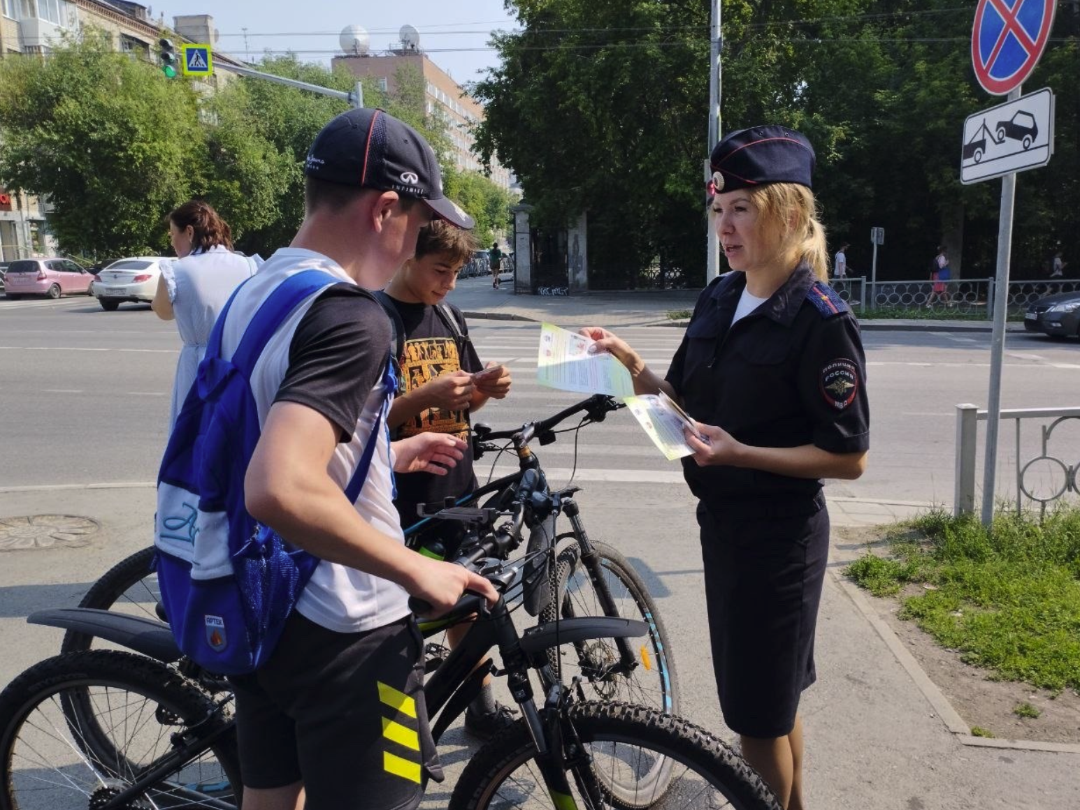 На Урале Госавтоинспекция напоминает велосипедистам о необходимости соблюдения правил дорожного движения