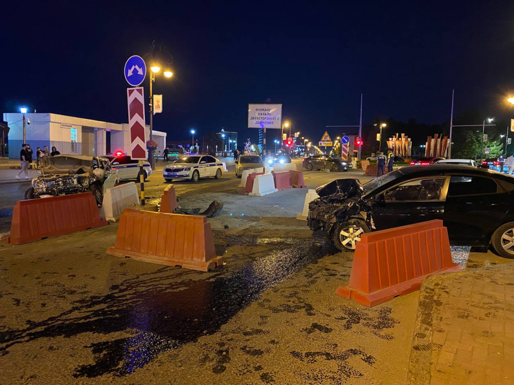 Побежал к девушке — в центре Тюмени задавили молодого человека | Тюменец спешил к своей девушке и погиб под машиной Побежал к девушке — в центре Тюмени задавили молодого человека | Тюменец спешил к своей девушке и погиб под машиной