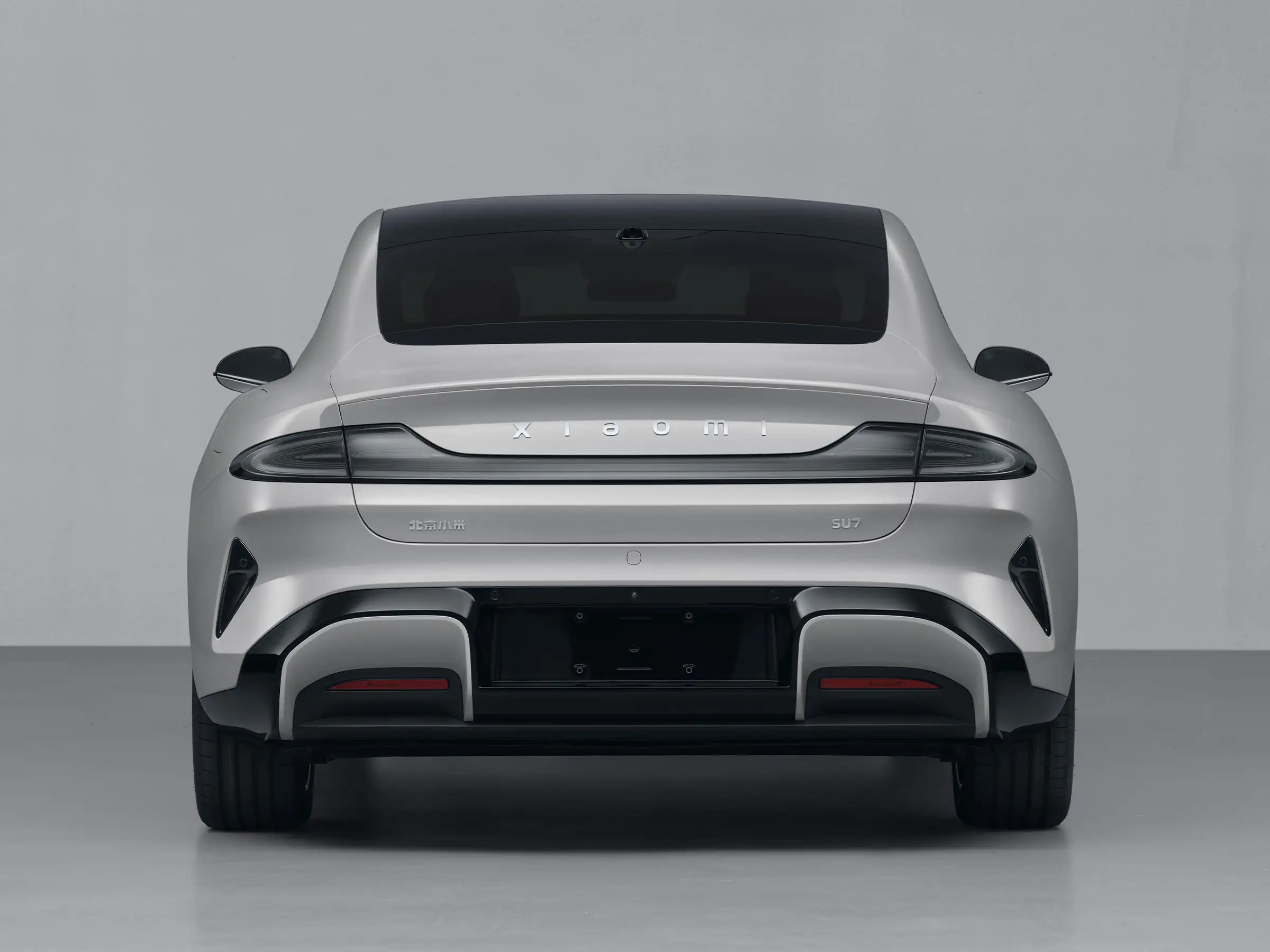 Xiaomi представила свой первый электрокар SU7 Xiaomi представила свой первый электрокар SU7