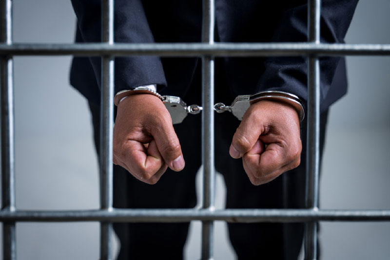 Подозревают в коррупции — в Магнитогорске задержаны два подполковника полиции  | На Урале ФСБ задержала двоих подполковников полиции 