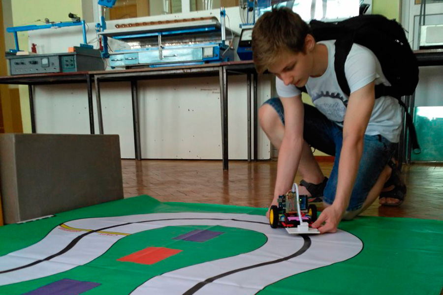 Tele2 поддержала начинающих изобретателей из Екатеринбурга