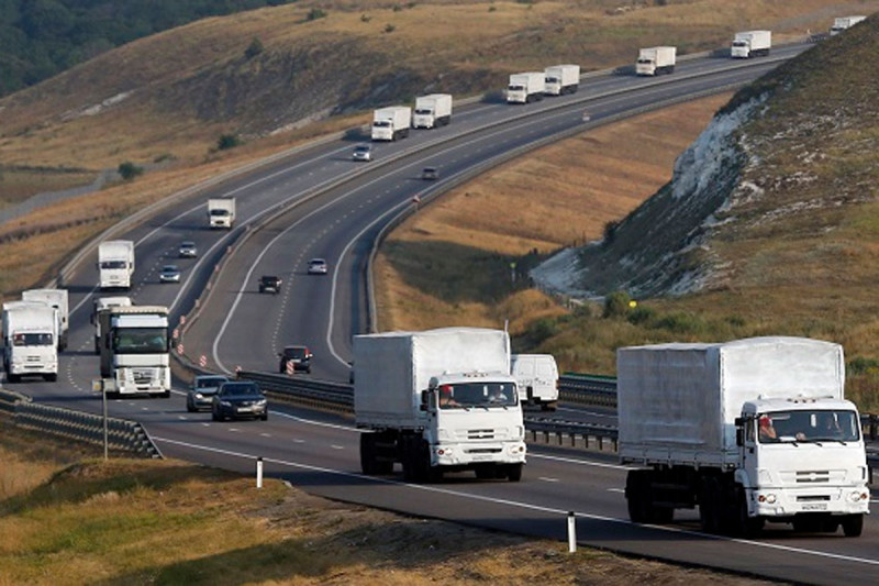 МЧС РФ отправляет на Донбасс более 100 грузовиков с помощью