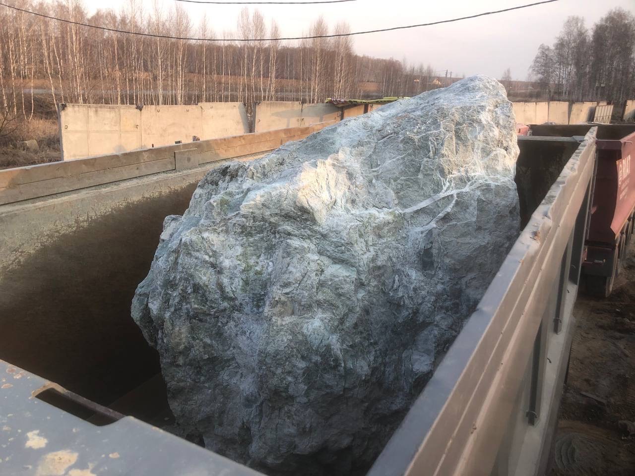 Уральские таможенники пресекли контрабанду нефрита в Китай на сумму 100 млн рублей Уральские таможенники пресекли контрабанду нефрита в Китай на сумму 100 млн рублей