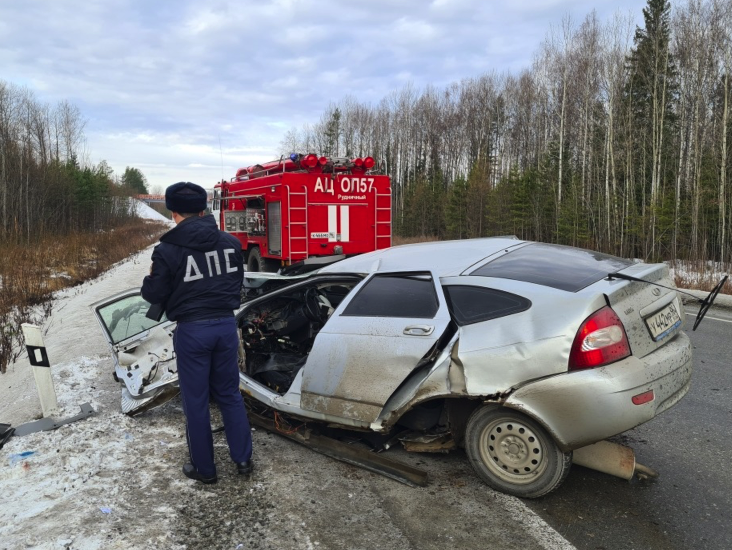 На Урале  Госавтоинспекция устанавливает обстоятельства ДТП, в котором погиб один человек, еще двое пострадали