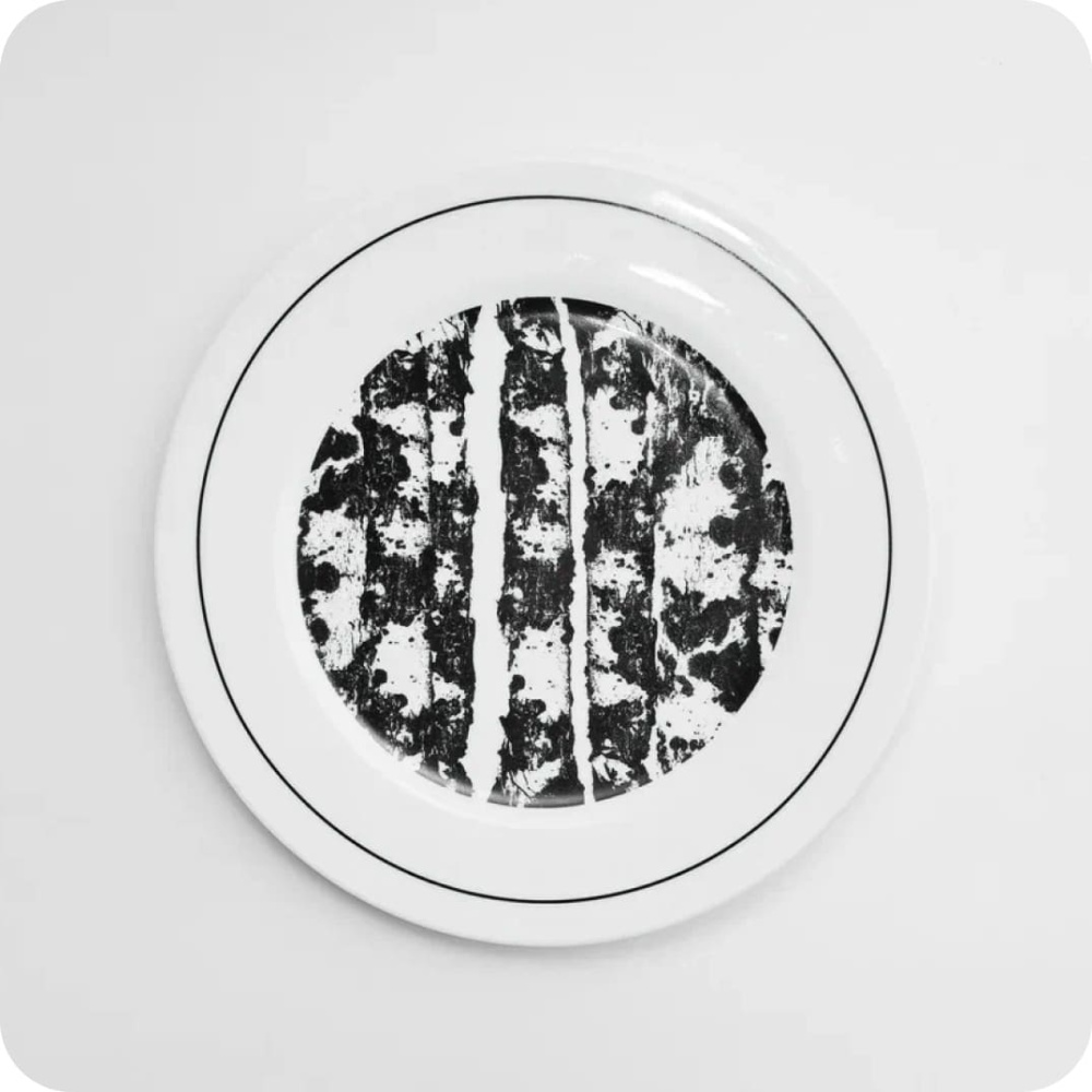 Тарелку, которую потрогал Путин, продали за 1,7 млн рублей на аукционе в Свердловской области | Тарелку «Антихрупкость», которую потрогал Владимир Путин, продали за 1,7 млн рублей на аукционе в