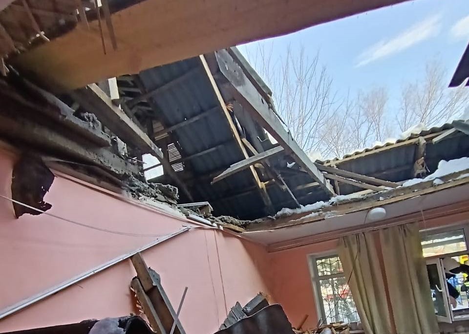 В Челябинске обрушилась крыша центра реабилитации бомжей В Челябинске обрушилась крыша центра реабилитации бомжей