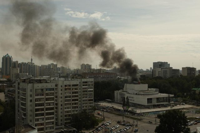 Разобрали и сожгли. В Екатеринбурге горит ТЮЗ Разобрали и сожгли. В Екатеринбурге горит ТЮЗ