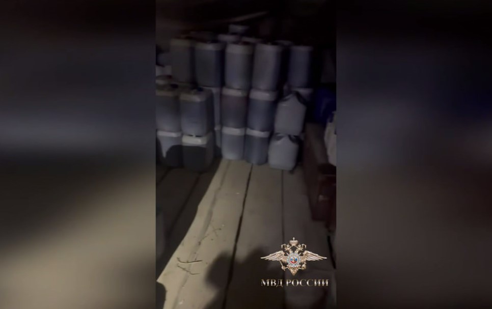 В Челябинской области закрыли лабораторию, производившую в месяц 500 кг наркотиков | В челябинской лаборатории ежемесячно выпускали 500 кг наркотиков