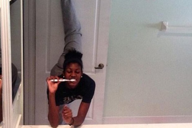 Селфи способствует распространению вшей