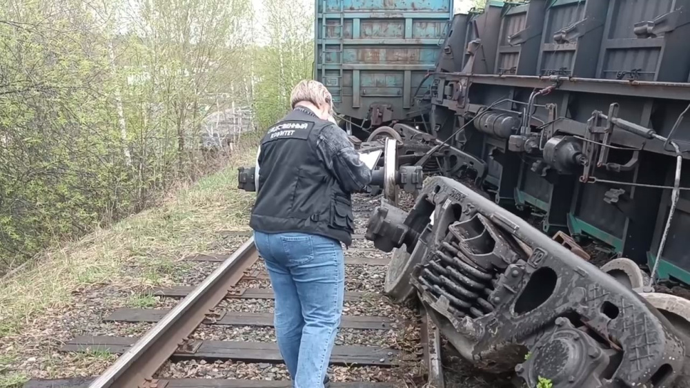 В Златоусте шесть вагонов с металлом сошли с рельсов | В Челябинской области с путей сошли шесть вагонов В Златоусте шесть вагонов с металлом сошли с рельсов | В Челябинской области с путей сошли шесть вагонов