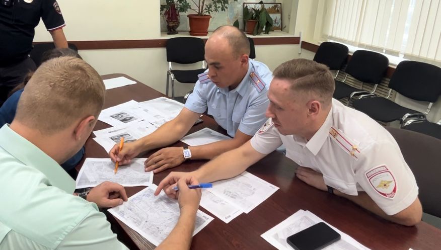 В Екатеринбурге нашли пропавшую 8-летнюю девочку у незнакомого мужчины В Екатеринбурге нашли пропавшую 8-летнюю девочку у незнакомого мужчины