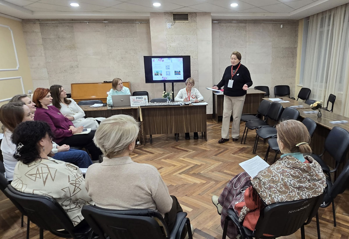 В Каменске-Уральском создадут сотни клумб во дворах и на улицах города | Каменск-Уральский украсят 325 новых цветочных клумб