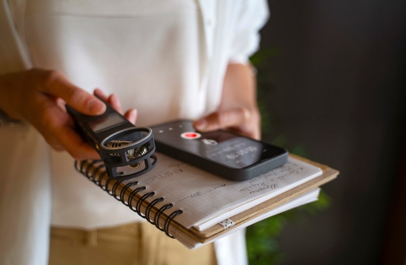 Студента в Екатеринбурге обвинили в хищении 132 тысяч по схеме «Безопасный счет» | Уральский студент забрал 132 тысячи у проводницы по инструкции мошенников Студента в Екатеринбурге обвинили в хищении 132 тысяч по схеме «Безопасный счет» | Уральский студент забрал 132 тысячи у проводницы по инструкции мошенников