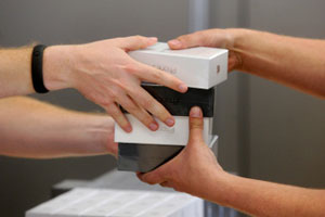 Apple продала пять миллионов новых iPhone за три дня Apple продала пять миллионов новых iPhone за три дня