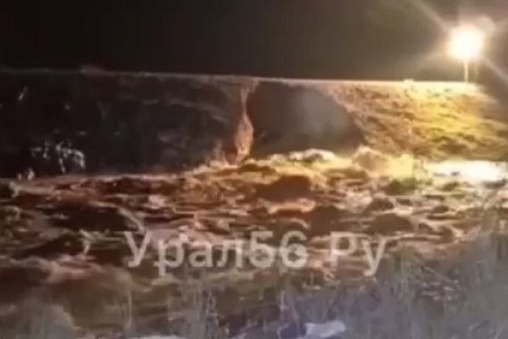 Испорченная «грызунами» дамба в Орске не стоила миллиарда рублей — глава Минстроя РФ Ирек Файзуллин | «Это больше похоже на земляной вал» — министр строительства России о дамбе в Орске 