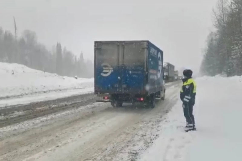 На трассе М-5 ограничили движение автобусов и грузовиков
