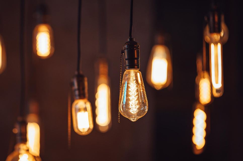 В Курганской области на предприятии погиб рабочий | В Зауралье на заводе рабочего смертельно ударило током