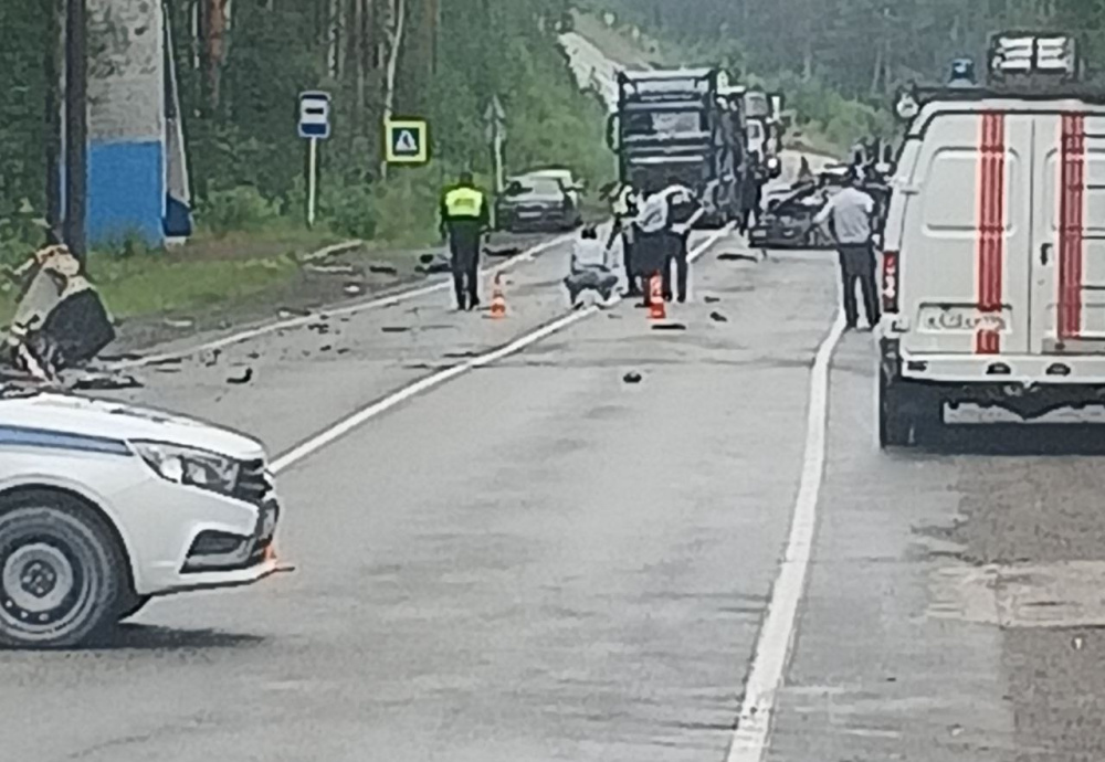 ДТП под Асбестом — столкнулись несколько машин  | Под Асбестом на трассе случилось ДТП с пострадавшими 