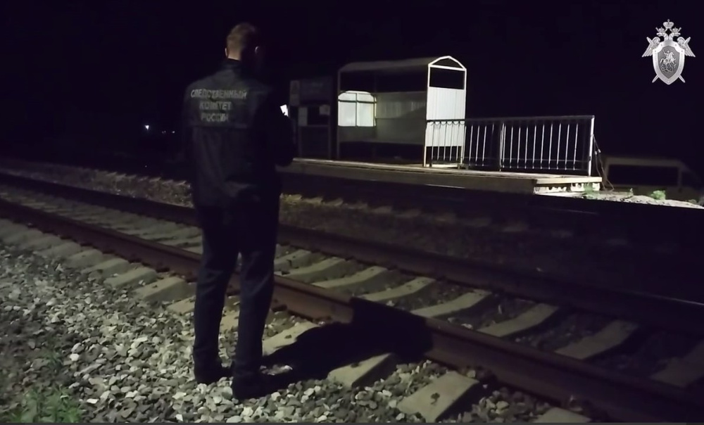 Под Оренбургом мужчина погиб под колёсами поезда | В Оренбуржье пассажирский поезд насмерть сбил мужчину Под Оренбургом мужчина погиб под колёсами поезда | В Оренбуржье пассажирский поезд насмерть сбил мужчину