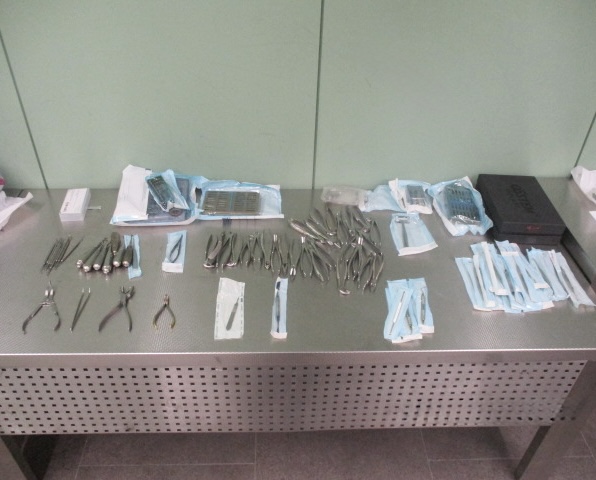 В Екатеринбурге пресекли незаконный ввоз стоматологических инструментов из Баку: подробности. | Таможня в Екатеринбурге пресекла ввоз партии стоматологических инструментов.